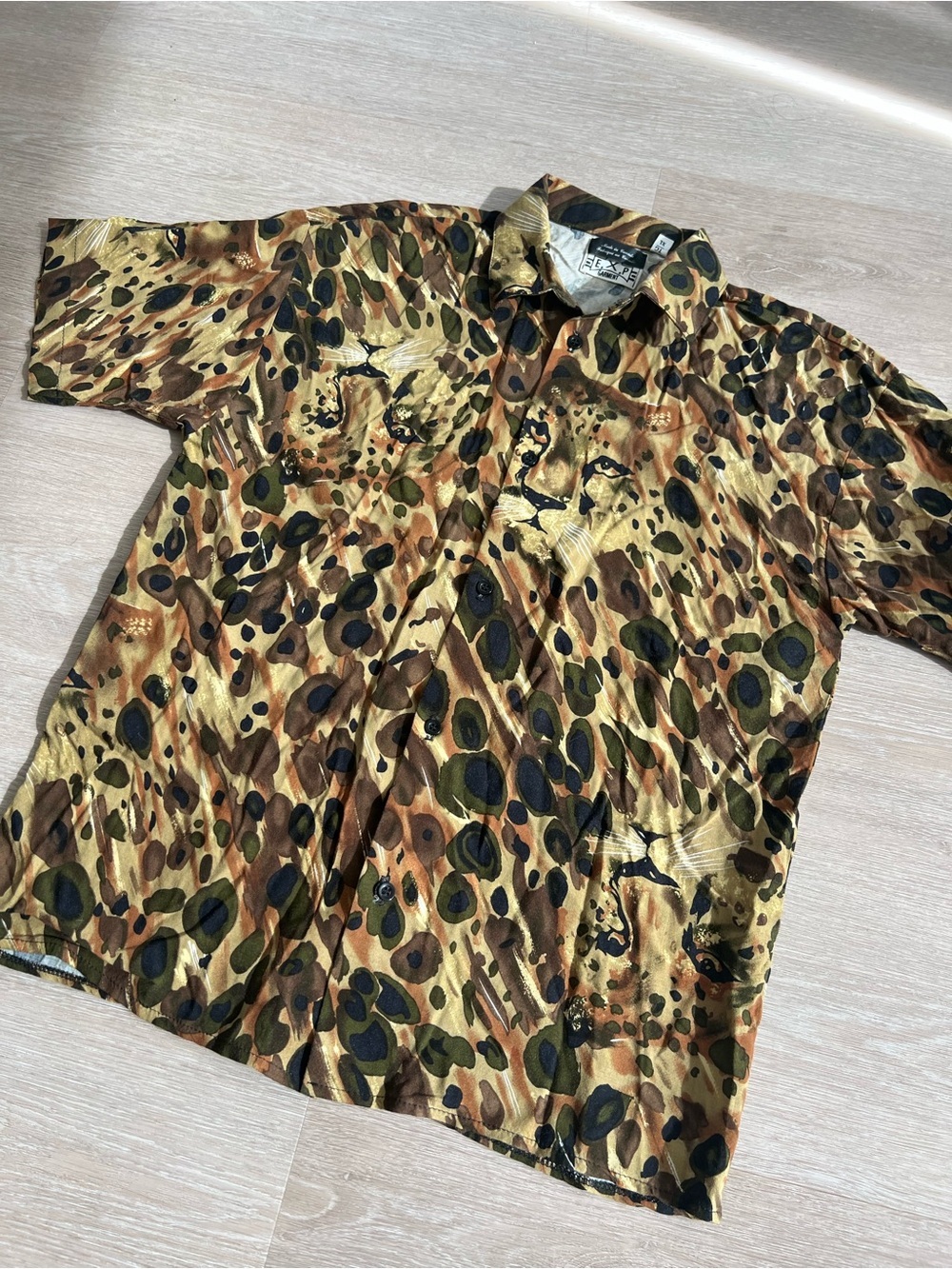 Vintage Short Sleeve Button-Up Shirt Leopard Animal Print Top Women’s Size XL